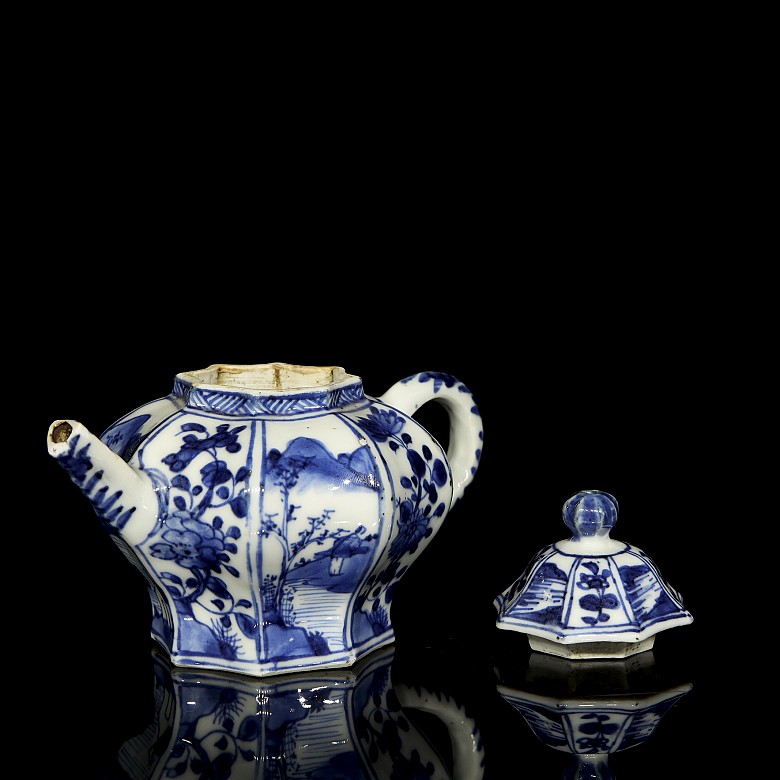 Chinese blue and white porcelain teapot “Landscapes”, Qing dynasty