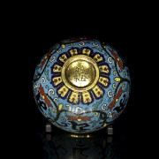 Small gilt-bronze bowl with cloisonné enamel, with Qianlong seal