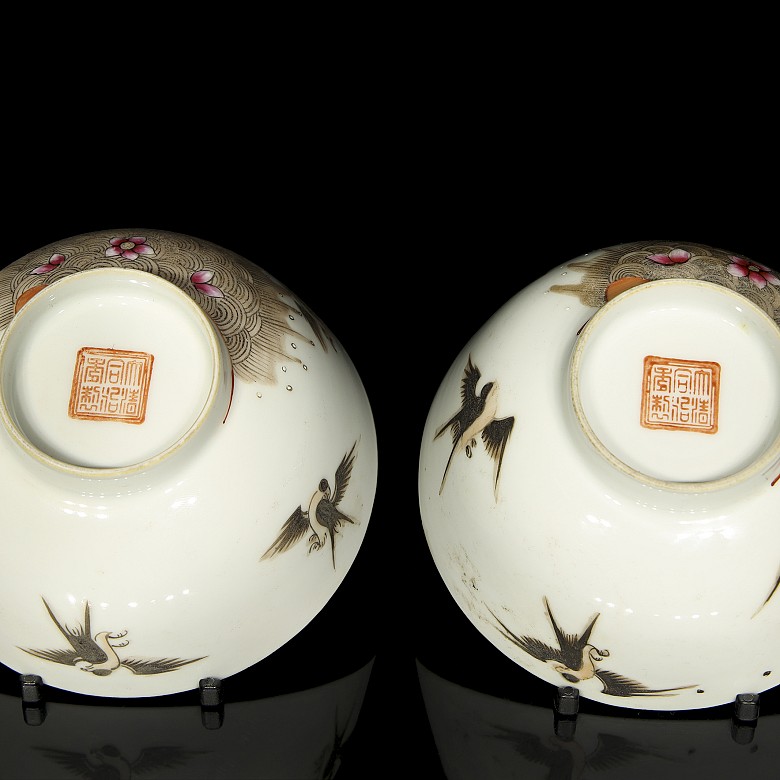 Pair of porcelain bowls “Swallows”, with Qing dynasty seal - 5