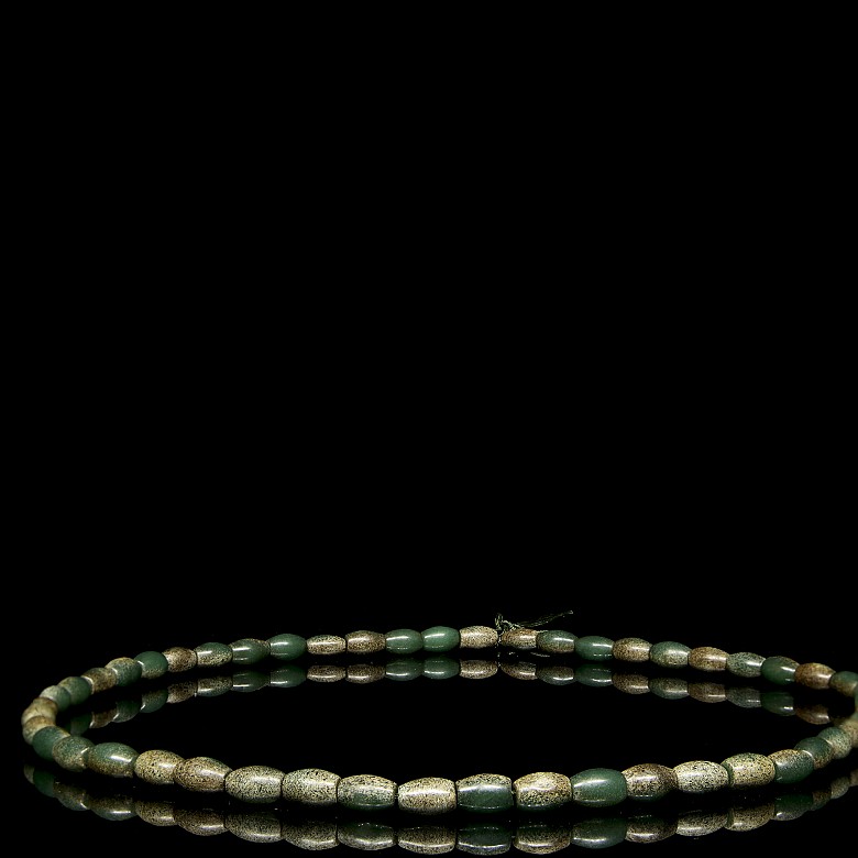 Jade bead necklace, Qing dynasty