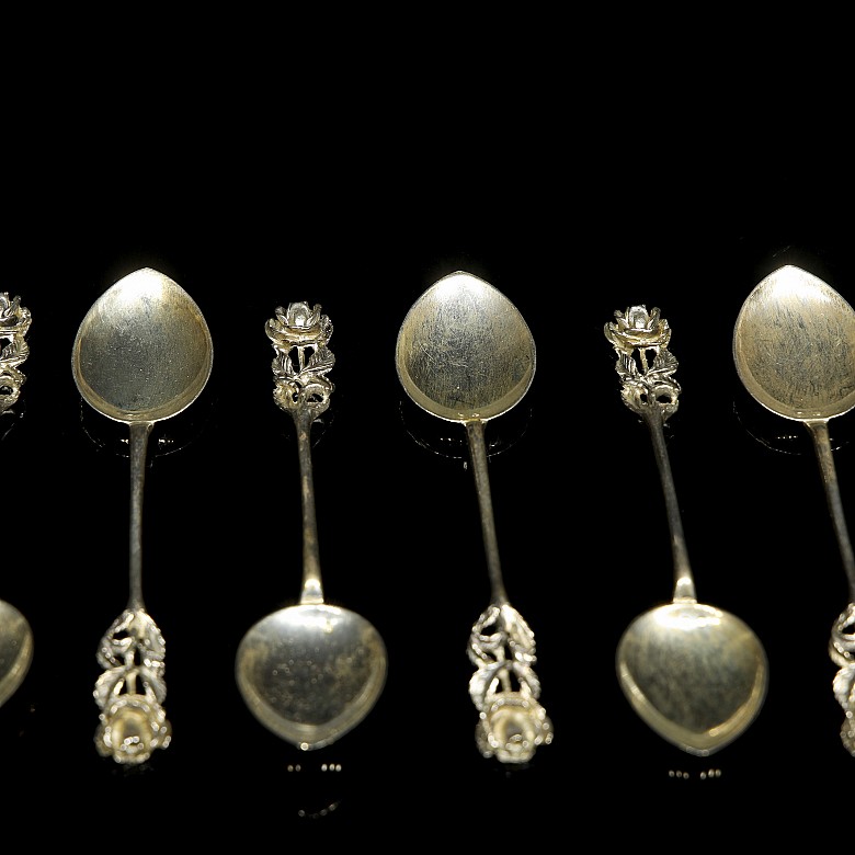 Set of silver teaspoons, 20th century