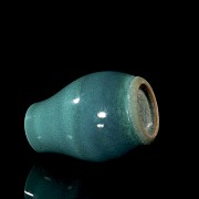 Blue-glazed pottery vase, Qing dynasty