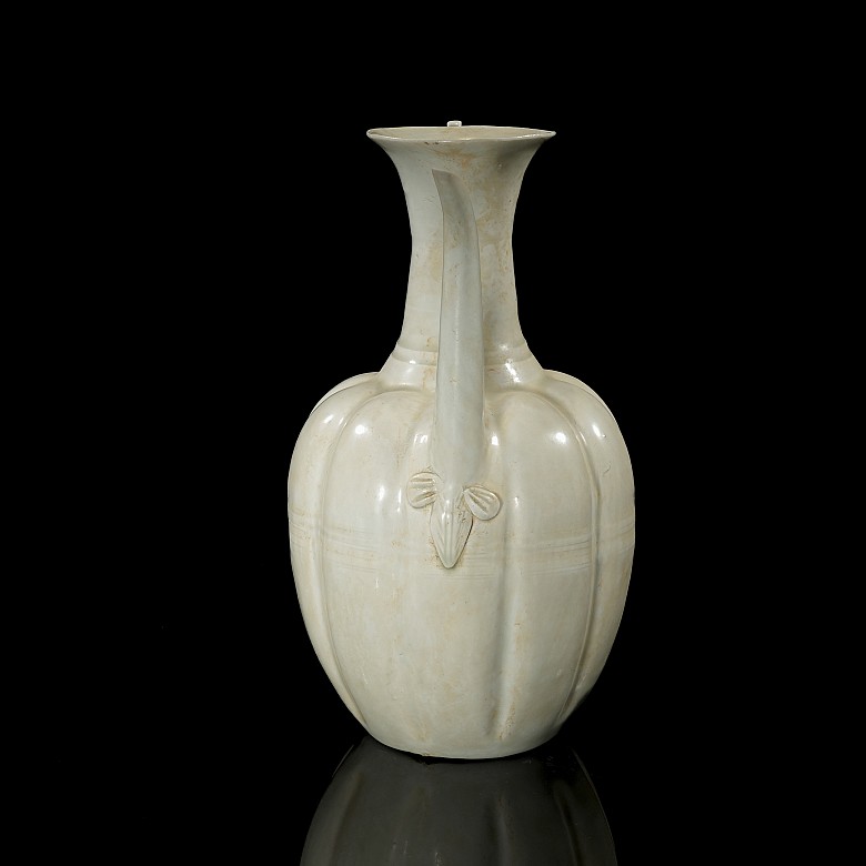 Glazed ware ‘Gourd’ lobed jug, Song dynasty