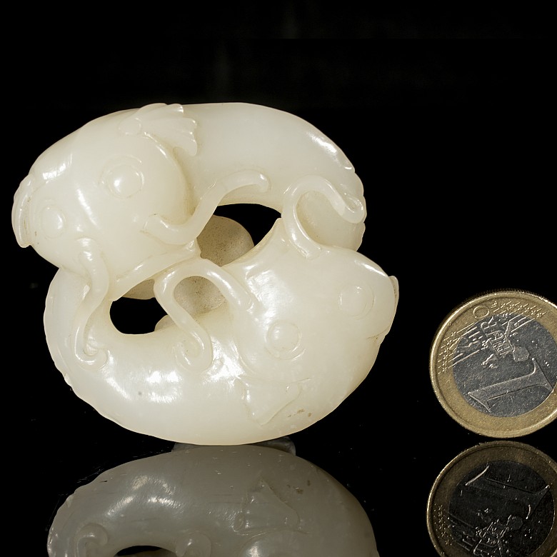 Carved jade pendant “Carps”, Qing dynasty