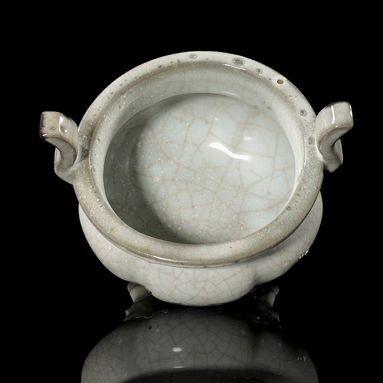 Yuan-style ‘Guan’ glazed ceramic censer