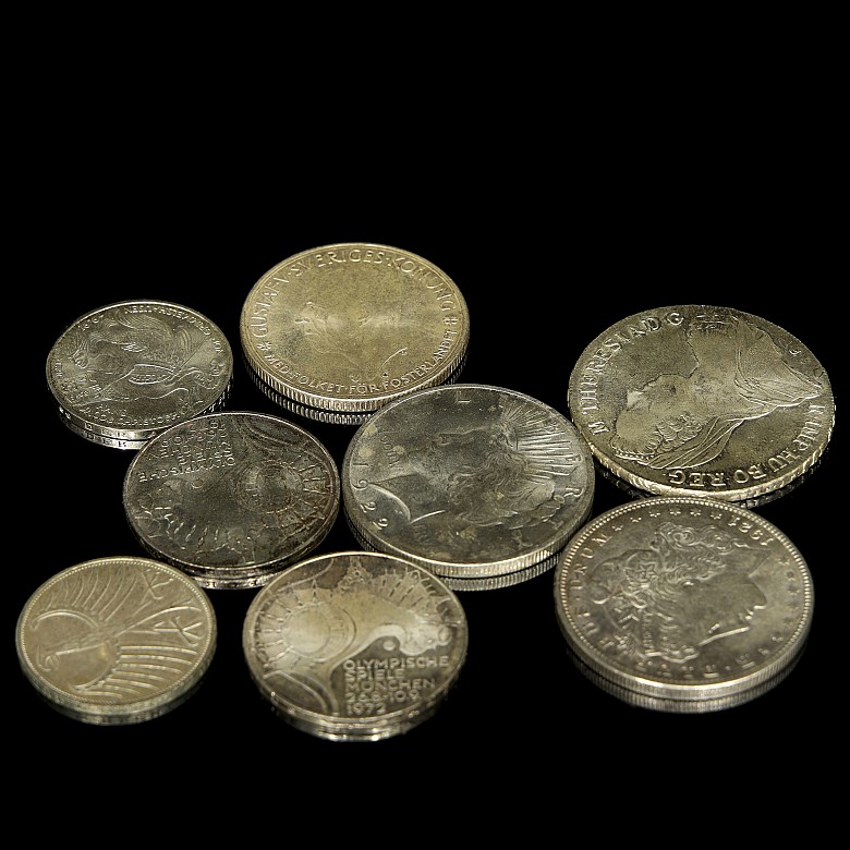 Collection of 18 silver coins