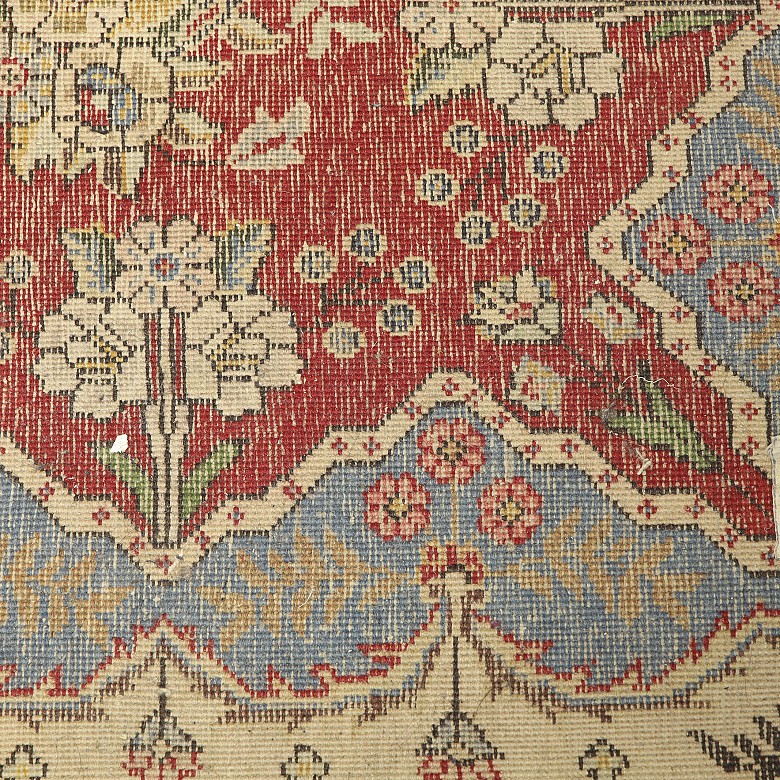 Pair of small Persian-style carpets, 20th century - 9