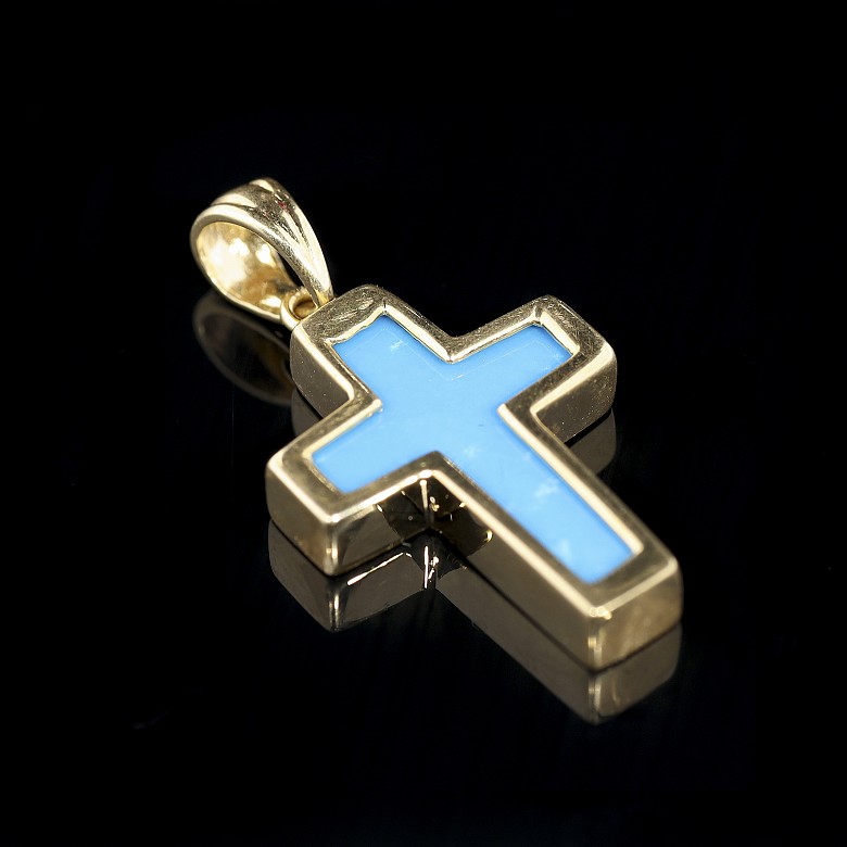 Yellow gold pendant with turquoise in the shape of a cross