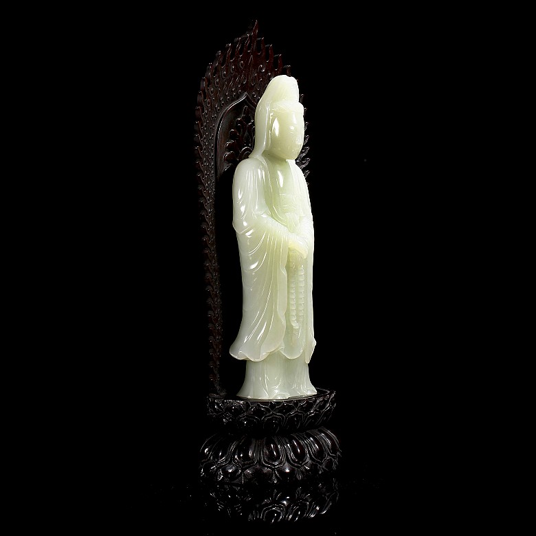 Hetian white jade guanyin, Qing dynasty