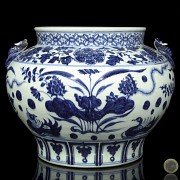 Vase with handles, blue and white, Yuan style