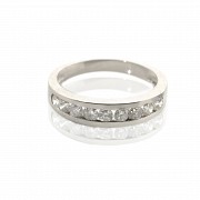 Ring in 18k white gold and diamonds