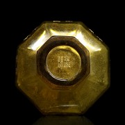 Jarrón de cristal amarillo, dinastía Qing, Qianlong