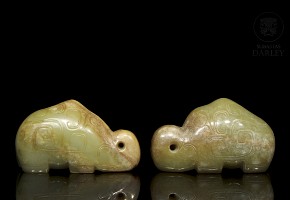 Pair of jade ‘Elephant’ figures, Western Zhou Dynasty