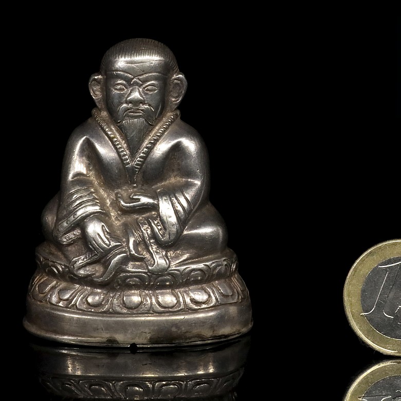 Small silver Buddhist figure, Qing dynasty