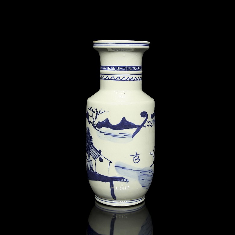 Jarrón de porcelana azul y blanco 