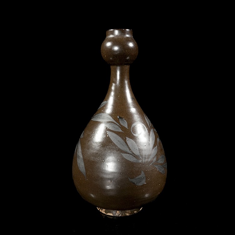 Glazed porcelain vase ‘Leaves’, Jin dynasty