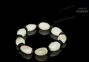 Bracelet with cicada beads in white jade, Western Zhou