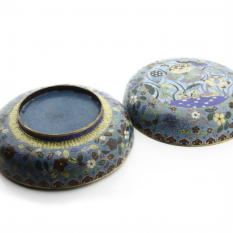 Cloisonné emamel box, China, Qing dinasty (1644-1912)