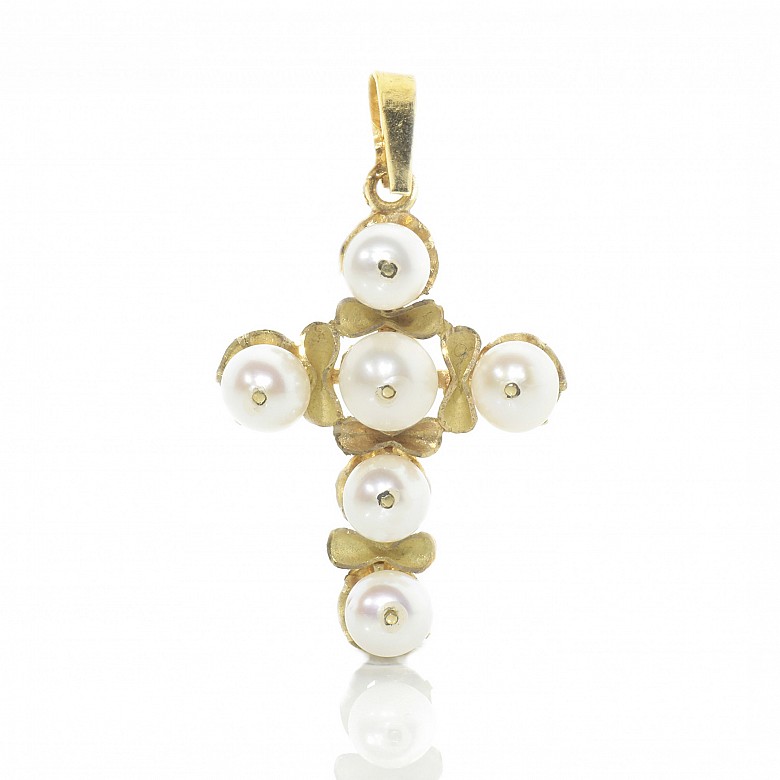 18k yellow gold cross with six pearls