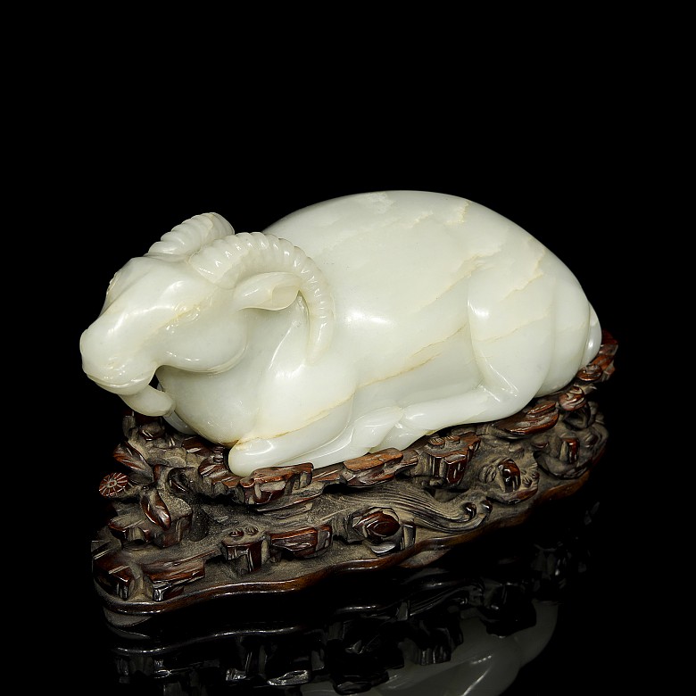 Carved jade figurine “Ram” with wooden base, Qing dynasty