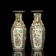 Pair of small Cantonese vases, 20th century