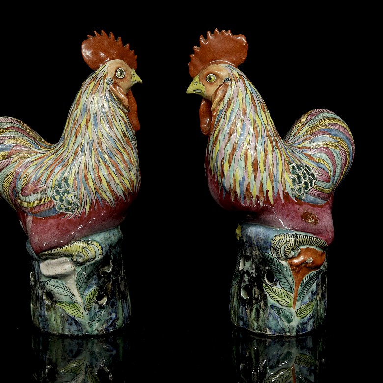 Pair of polychrome porcelain cockerels, 19th century