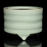 Longquan celadon tripod censer, Song dynasty or later