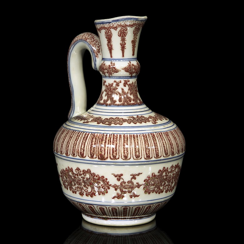 Chinese enameled porcelain pitcher, 20th century