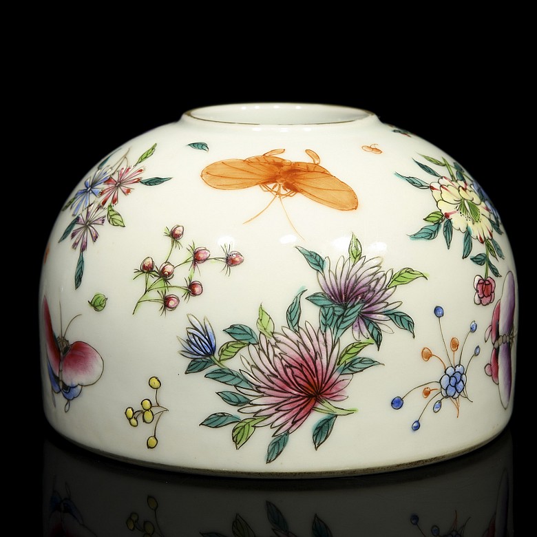 Porcelain enamelled ‘Butterflies’ vessel, early 20th century