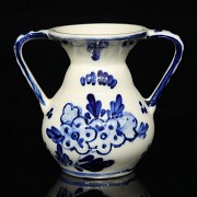 Two German porcelain vessels - 2