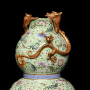 'Hulu' vase in pink family porcelain, with Qianlong seal