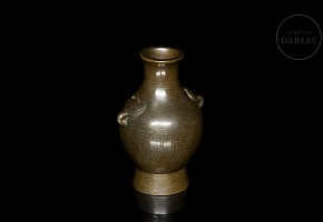 Small bronze vase, Qing dynasty