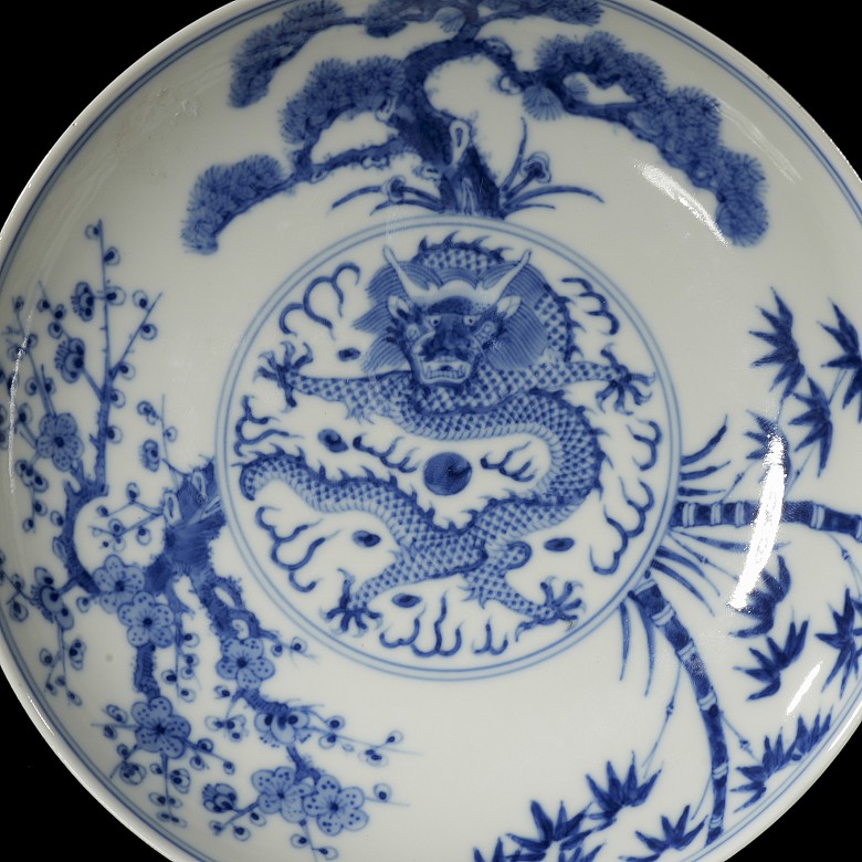 Glazed porcelain plate ‘The three friends of winter and dragon’, with Guangxu mark