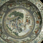 Large porcelain bowl ‘Palace Scenes’, Qing dynasty