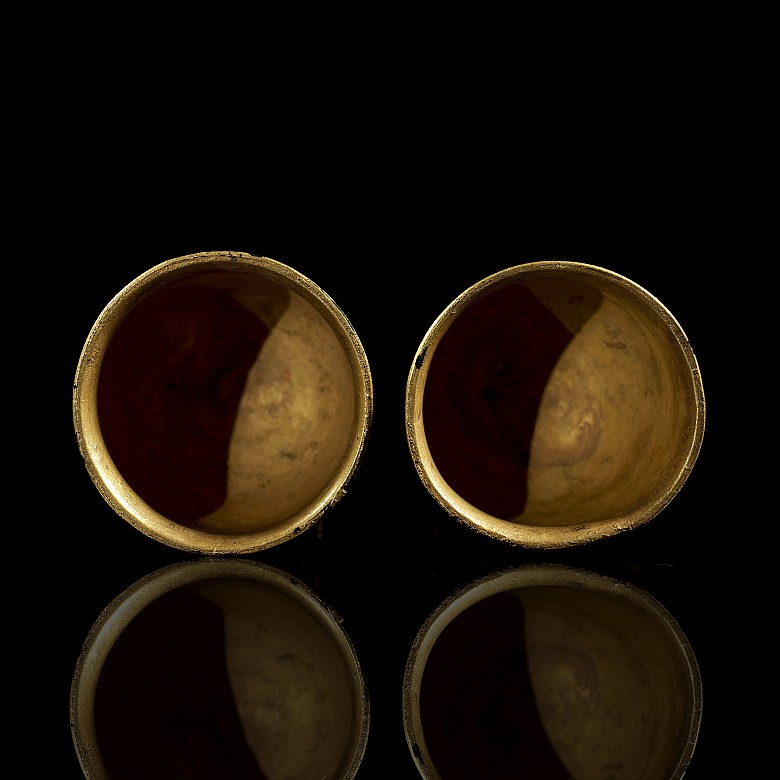 Pair of gilt-bronze cups, Tang style