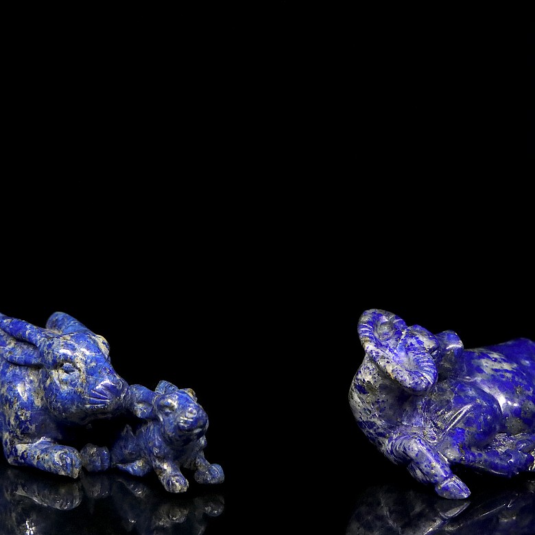 Two lapis lazuli figures of animals, 20th century