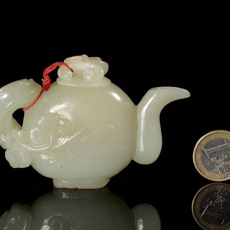 Small jade teapot, Qing dynasty