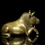 Gilt-bronze figure ‘Ox’, Qing dynasty - 3