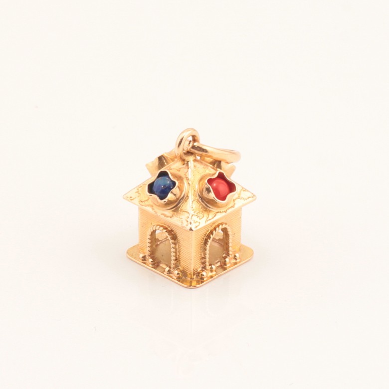 18k yellow gold pendant