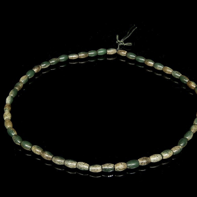 Jade bead necklace, Qing dynasty