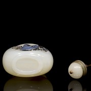 Agate snuff bottle 