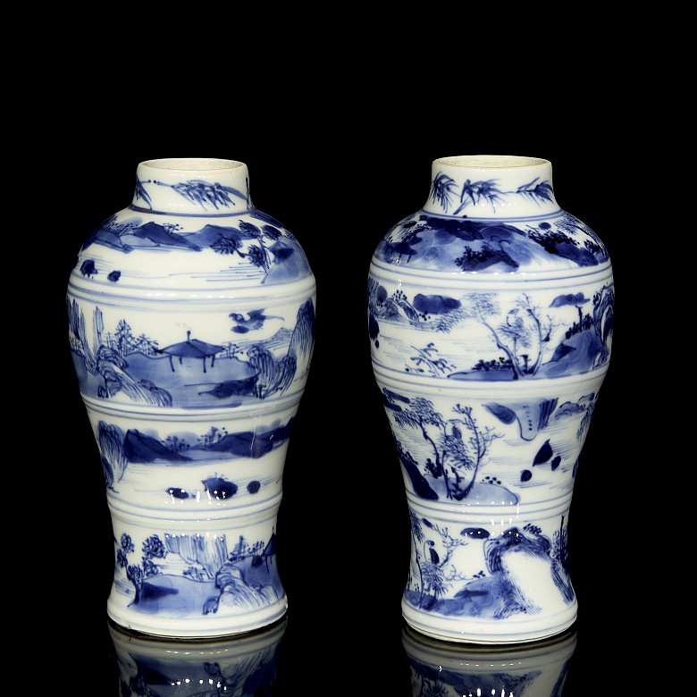 Pair of small blue and white vases, Qing dynasty