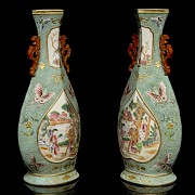 Pareja de jarrones esmaltados, dinastía Qing