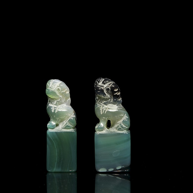 Pair of ‘Lion’ agate stamps, early 20th century