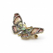 18k yellow gold butterfly clasp.