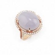 Gold ring in 18k rose gold, diamonds and lilac jadeite.