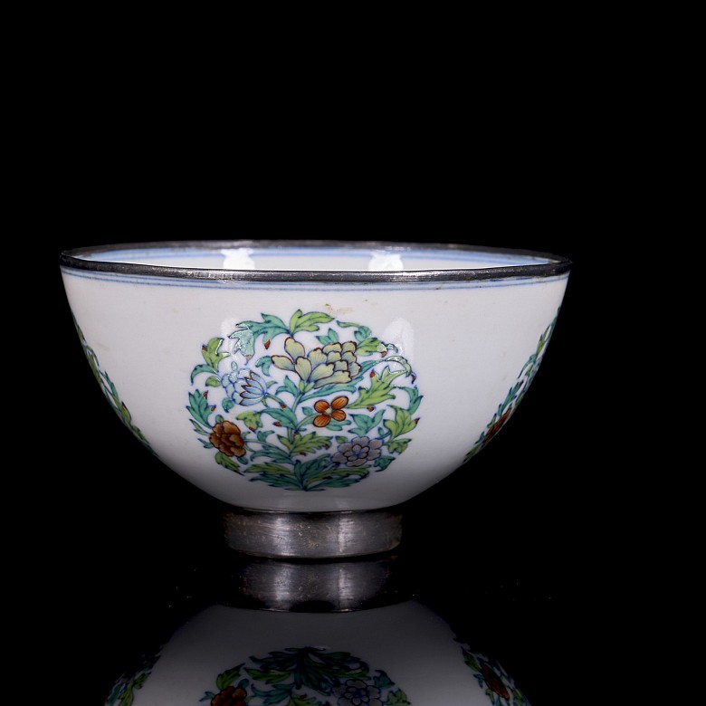 Porcelain and silver bowl with ‘Doucai’ decoration, Qing Dynasty