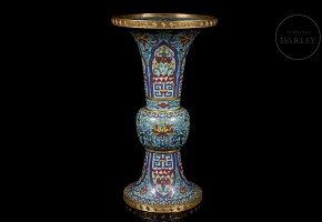 Cloisonné “Gū” vase, Qing dynasty