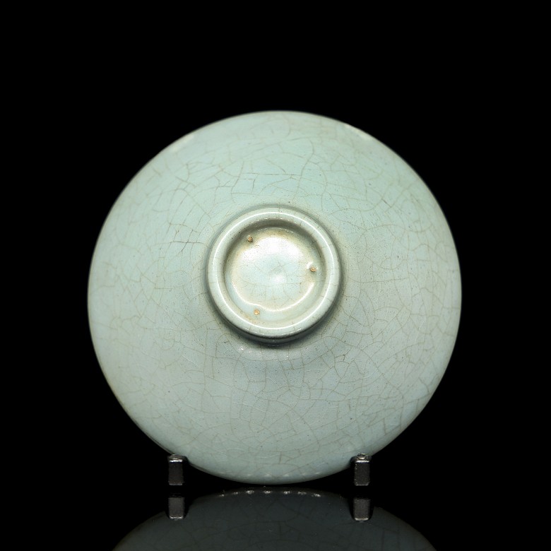 Small glazed ceramic ‘Ruyao’ bowl, Song style