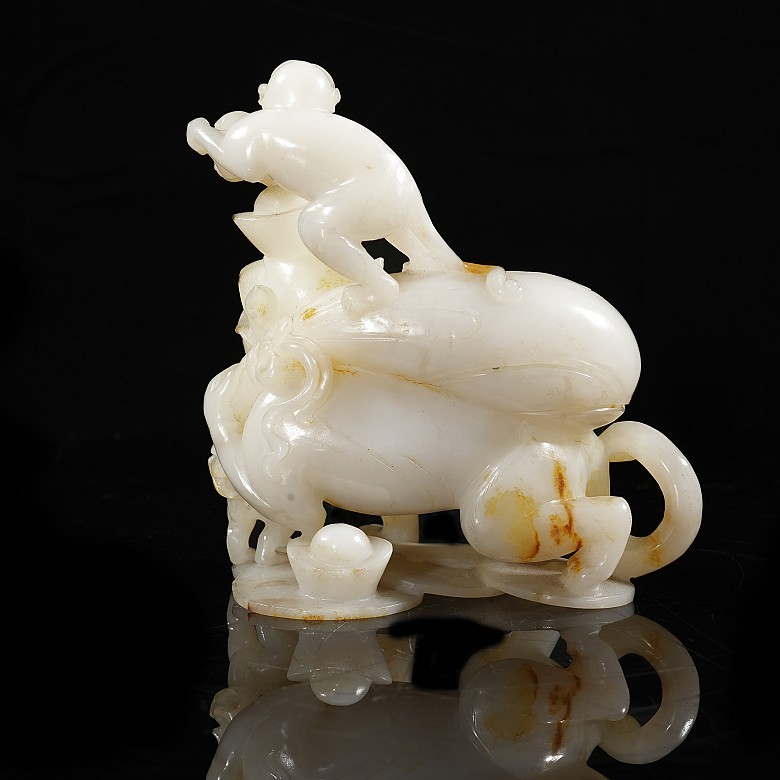 White jade figurine ‘Monkeys’, Qing dynasty